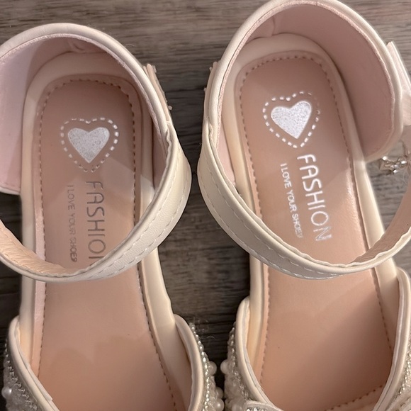 NIB [Shein] Pearl Rhinestone Princess Dressy Flats in Cream Girls EU 25 / US 8.5 - Picture 6 of 12